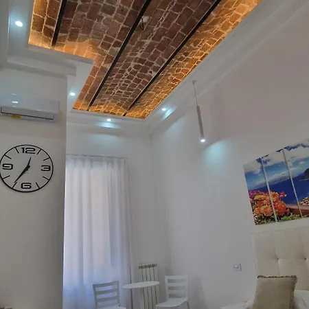 Hg White 4* Napoli