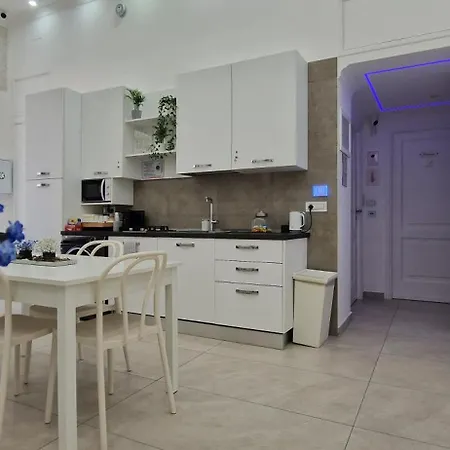 Hg White Pensión Nápoles