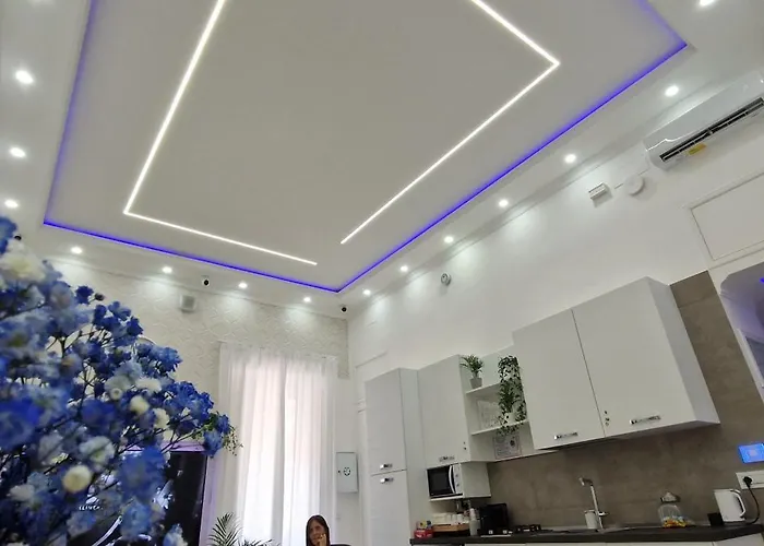 Hg White نابولي